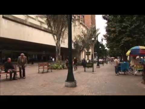 Descubre la belleza del Parque Santander en Bogotá el destino ideal