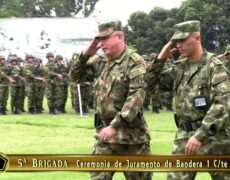 Descubre la emocionante Ceremonia de la Bandera de Bogotá: un imprescindible del turismo en Colombia