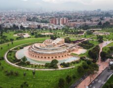 Descubre el encanto turístico del Parque Virgilio Barco en Bogotá